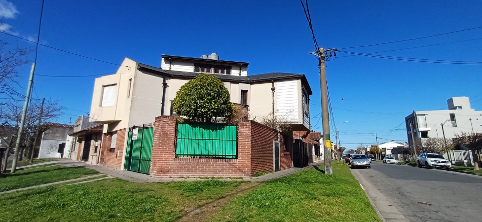 Duplex 4 ambientes zona Mundialista