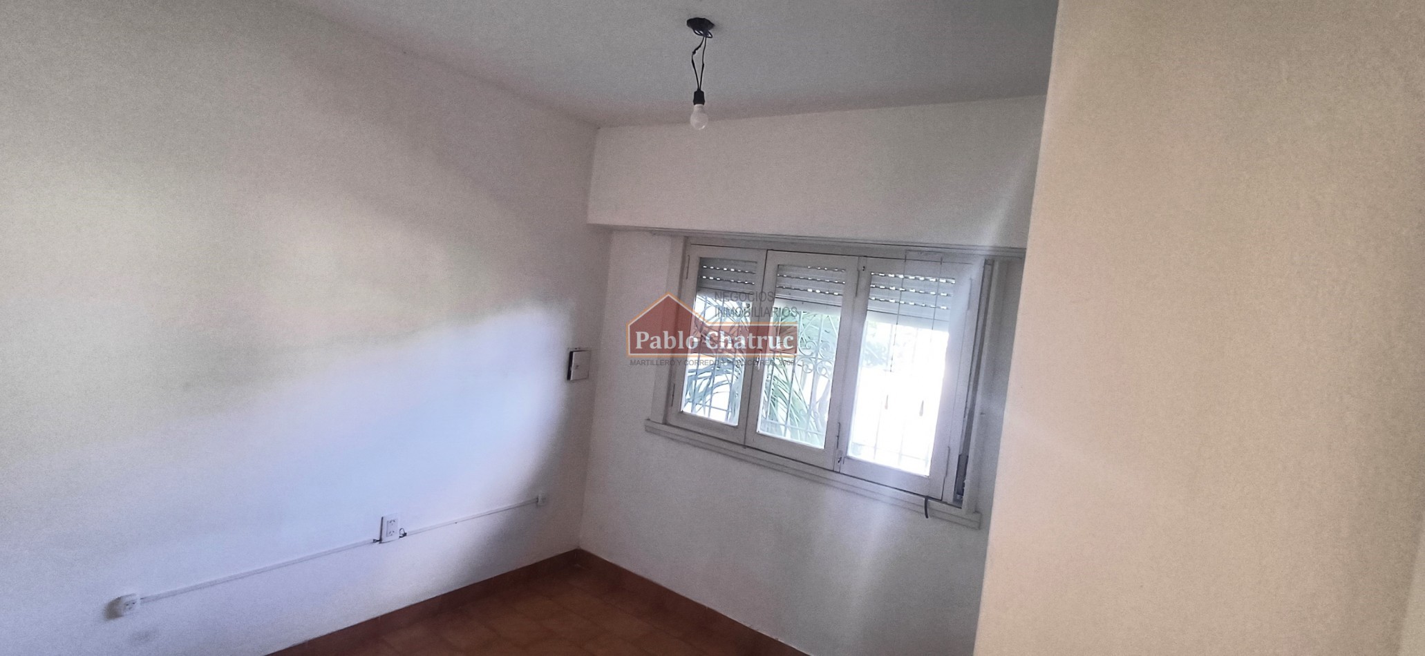 ALQUILER 24 MESES- CASA CON ENTRADA DE VEHICULO.