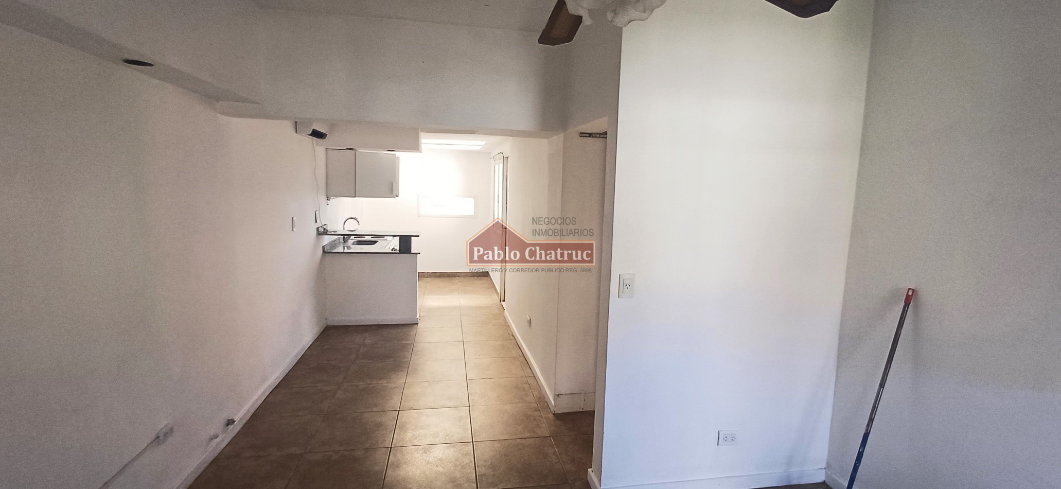 ALQUILER 24 MESES- CASA CON ENTRADA DE VEHICULO.